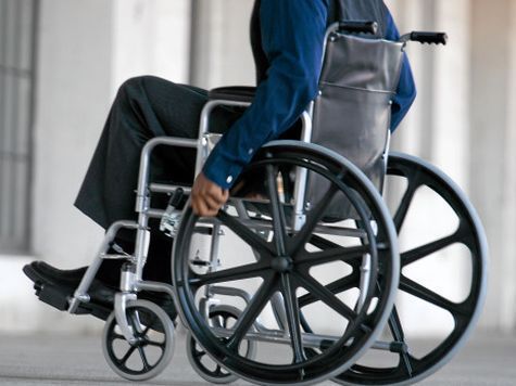 Чиновники сделали все возможное, чтобы питерские инвалиды отказывались от своих льгот 