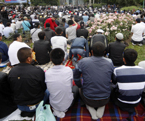 Пока парижский журнал провоцирует мусульман, Франция закрывает свои дипмиссии
