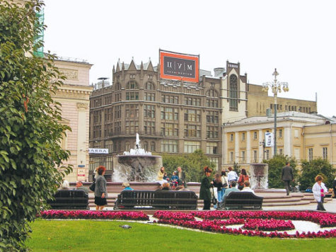 Ночью на Театрально площади произошла массовая драка со стрельбой