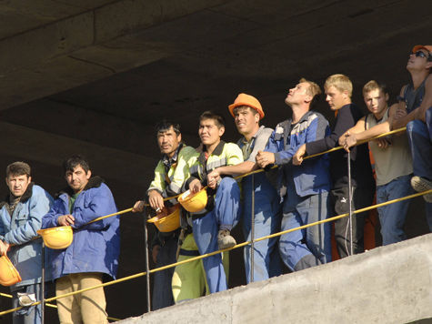 Суд признал незаконной регистрацию уроженцев Средней Азии