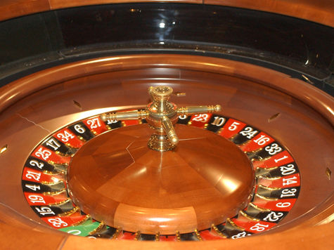 В подпольном заведении играли в покер и рулетку