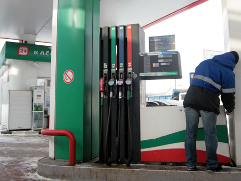 Вслед за тарифами ЖКХ правительство взялось за бензин