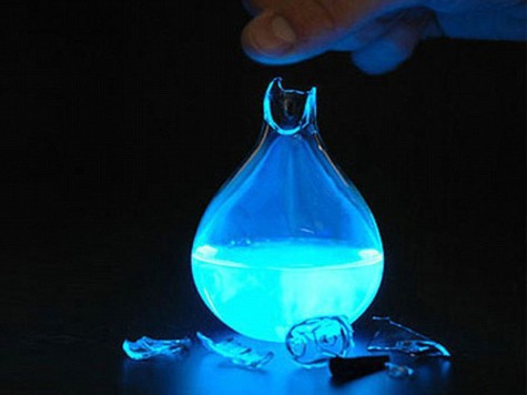 Американский дизайнер Майк Томпсон создал лампу, которая работает на нашей крови