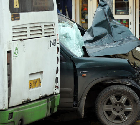 Даже официальная статистика автоинспекции свидетельствует о том, что с аварийностью в стране борются не теми методами