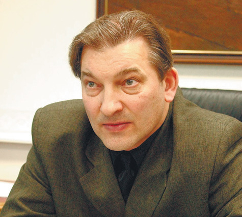 Министр спорта Виталий Мутко обмолвился, что не исключен вариант, при котором “Локомотив” пропустит сезон в КХЛ