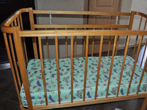 От серьезных травм скончался в понедельник трехмесячный малыш, которого мать — жительница подмосковного Орехово-Зуева — избила за плач