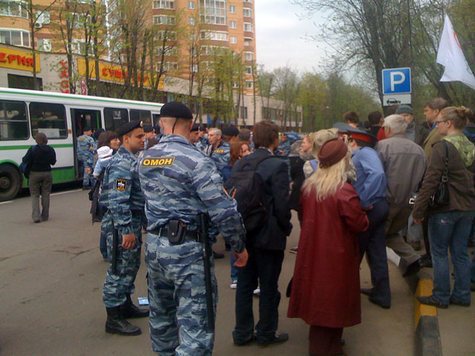 Активисты заявляют, что полиция снова действовала очень жестко