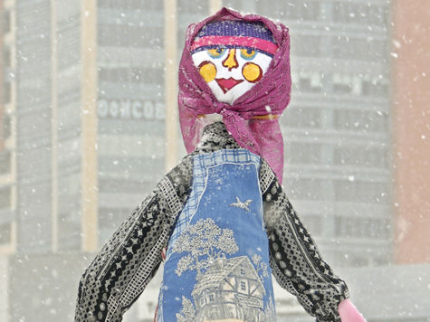 Чучело Масленицы — традиционного символа праздника проводов зимы — в этом году в Москве сделают... изо льда