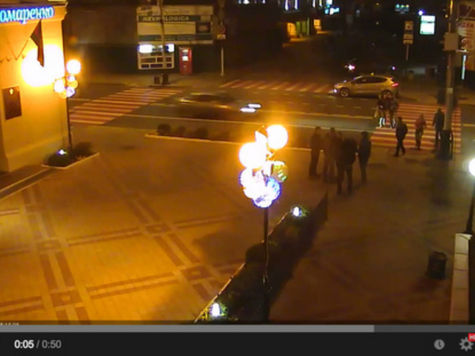 В центре Краснодара автомобиль на полной скорости врезался в пешеходов