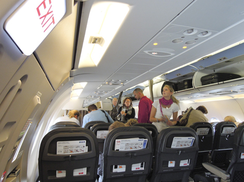 Портфели вылетающих из аэропорта «Внуково-2» спецрейсами станут также обязательно взвешивать