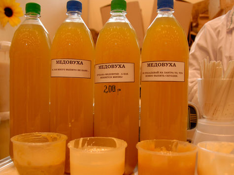 Обмороки может вызвать чрезмерное потребление как меда, так и  колы