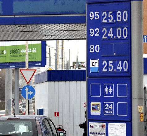 Цены на бензин ограничат принудительно