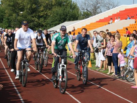В субботу, 10 августа на муниципальном стадионе «Лыбедь» состоялся праздник спорта, посвященный Дню физкультурника