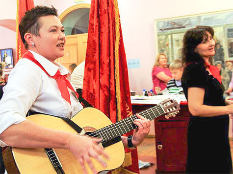 В воскресенье в амурском краеведческом музее допоздна звучала живая музыка и проводились творческие мастер-классы