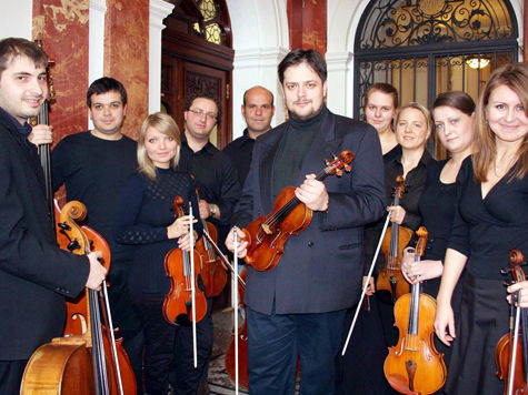 Сын знаменитого петербуржца создал в Англии уникальный оркестр, в котором играют только выходцы из России