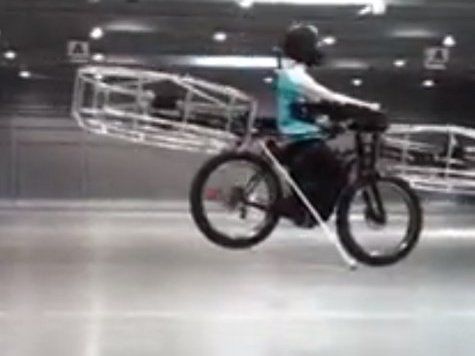 Внешне Flying Bike напоминает тяжёлый горный байк