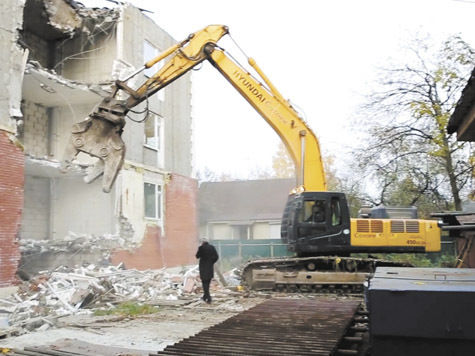 Главгосстройнадзор Московской области продолжает крушить незаконные постройки на территории Московской области
