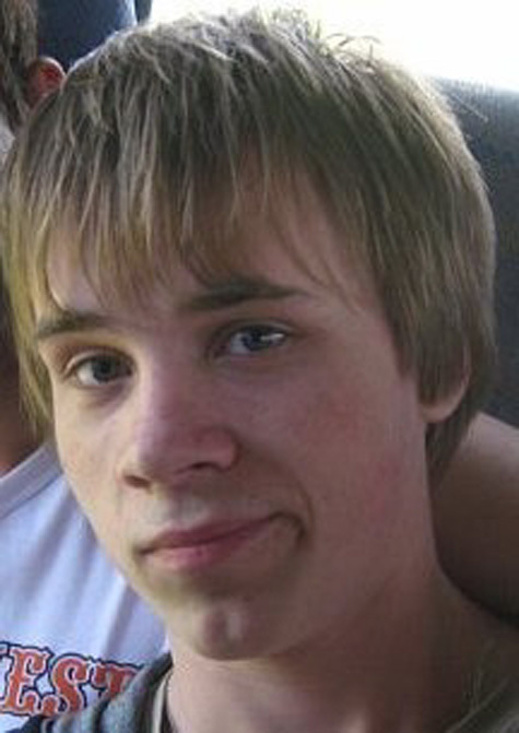 26 августа 2010 года ушел из дома и не вернулся 17-летний москвич Владимир Маношкин