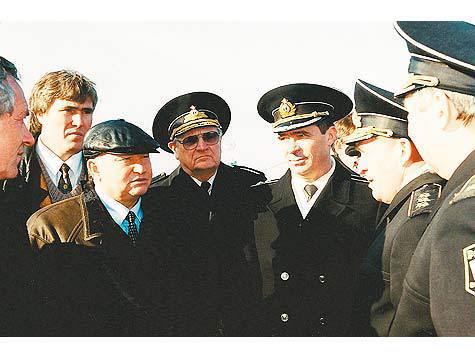 Контр-адмирал Владимир Богдашин: “17 лет назад столица спасла умирающий ЧФ России и город-легенду”
