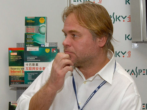 По его мнению, они должны получить от 7 до 12 лет колонии