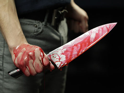 Москвичка схватилась за нож, когда приятельницы обвинили ее в краже кольца

