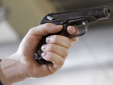 Добычей преступников, который приехали на ограбление на новом автомобиле, стали 2 млн рублей

