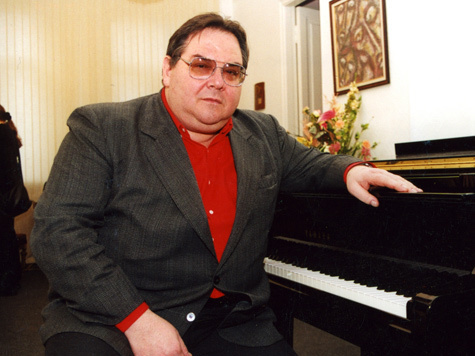 Знаменитый пианист может пробыть в Минске еще месяц