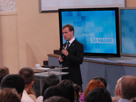 Медведев планирует повторно посетить журфак МГУ

