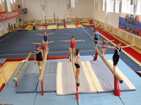 В детско-юношеской спортивной школе № 4 по гимнастике отремонтировали большой зал.