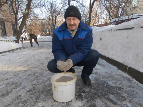 Менять зимнюю обувь и шины, испорченные солью, больше не придется москвичам