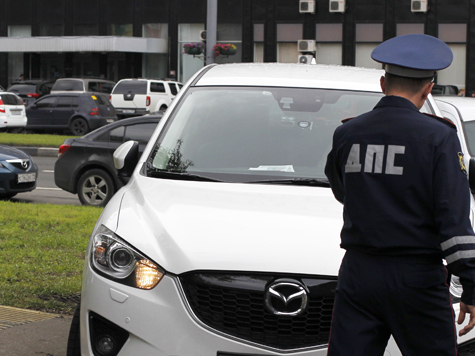 ГИБДД начала штрафовать водителей за превышение скорости 60 км/час на шоссе, проходящих по «новым землям»