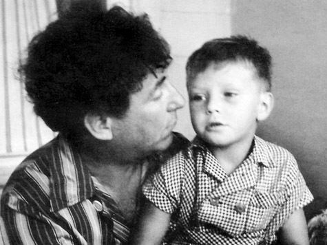 Но призрак оживал лишь у Шекспира 