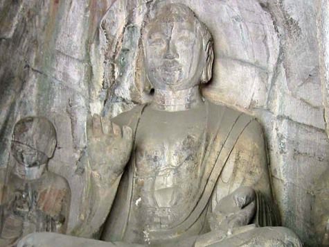 Древнейшая буддийская святыня – руины деревянного храма, датируемого шестым веком до нашей эры – была обнаружена территории храма Майя-Деви в Лумбини (Непал)