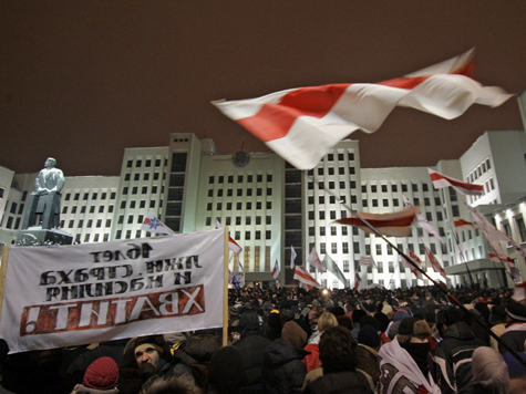 Белорусская оппозиция вышла на площадь