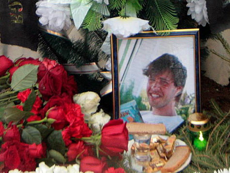 В Москве похоронен Максим Кольцов, получивший смертельное ранение во время потасовки в столичном ночном клубе 