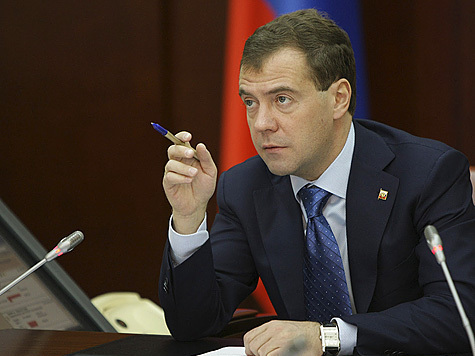 Медведев пригрозил бизнесменам от ЖКХ 