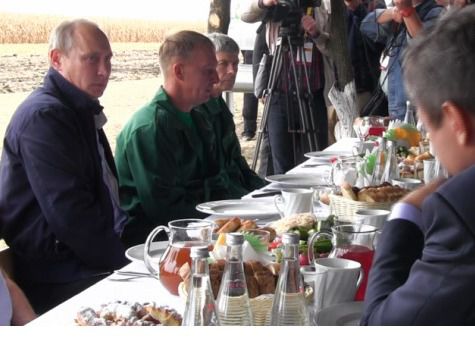 Владимир Путин провел на Кубани встречу без галстуков