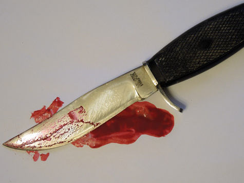 Женщина перерезала сопернице артерию, и та истекла кровью