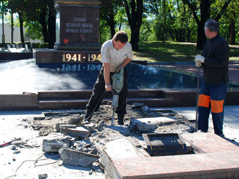 Исламисты ополчились на память предков
