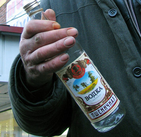Кража бутылки водки 56-летним покупателем закончилась стрельбой по сотруднику магазина в подмосковном Пушкино