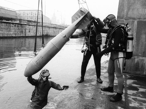 Но ее продолжают не покладая рук