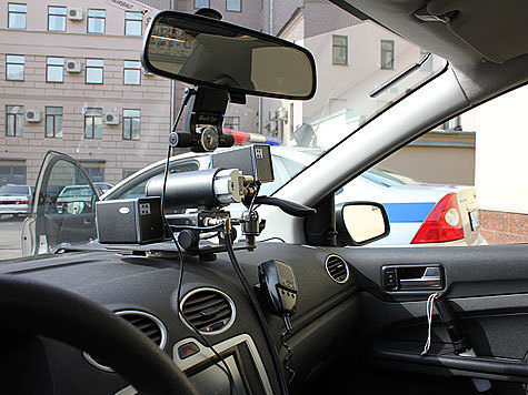 Автоинспекторов обяжут записывать общение с водителями на видео