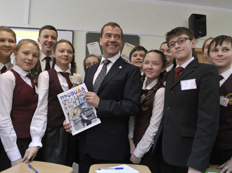 Чебоксарские школьники взяли у Медведева интервью