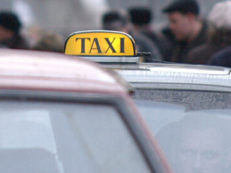 Один из жителей населенного пункта организовал для них службу такси, которую станет оплачивать из своего кармана