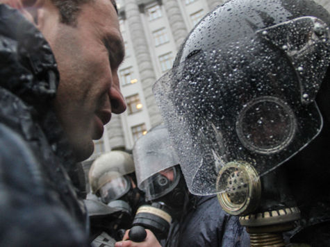 Корреспондент «МК» передаёт с протестных акций в Киеве