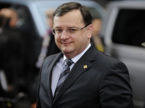 Петр Нечас объявил об отставке спустя четыре дня после начала небывалой по масштабам операции чешской полиции и арестов высокопоставленных политиков и чиновников, в том числе и руководительницы аппарата правительства