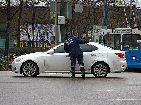 Дорожное законодательство в России столь часто и кардинально меняется, что водителям впору вновь садиться за парту