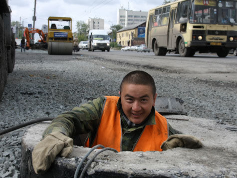 По распоряжению главы администрации Челябинска Сергея Давыдова из городского бюджета направят дополнительные средства на дорожную разметку. 