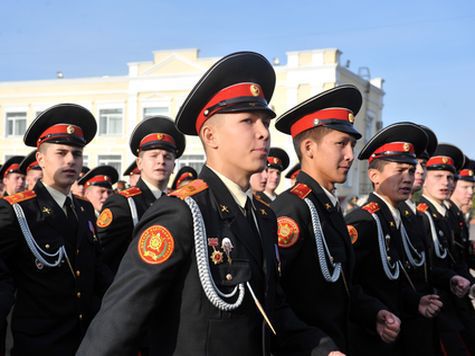 Губернатор поздравил омских школьников  вообще и кадетов в частности с началом нового учебного года 