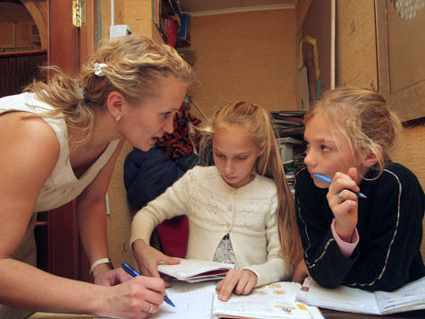 Инвалидов на семейном обучении открепляют от школ